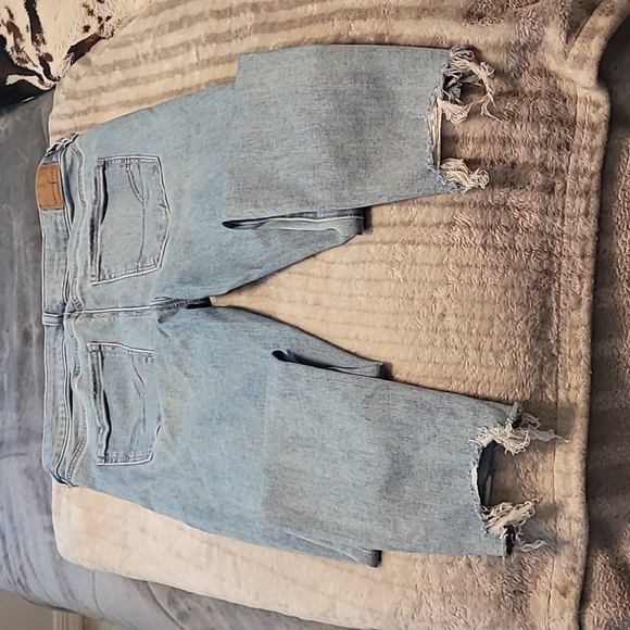 American Eagle Next Level Stretch Distressed Jeans - Picture 6 of 6